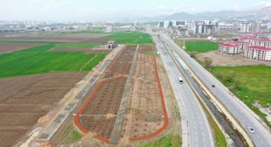 Başkan Çolakbayrakdar’dan Kayseri’de Yine İlk Olan Meyve Bahçeli Park Projesi