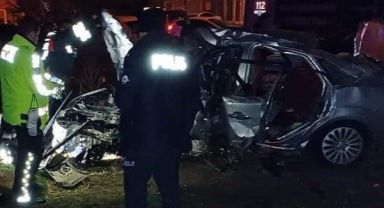 Çöp konteynırına çarpan otomobil takla attı: 1 ölü, 4 yaralı