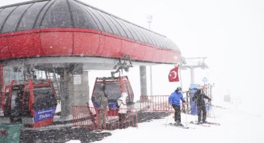 Erciyes'te Nisan karı