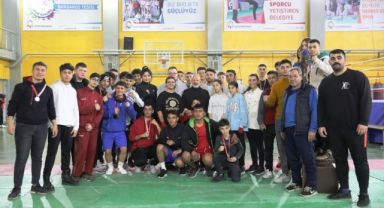 Kocasinan’ın Boks Sporcuları Türkmen Ve Tayyar, Türkiye İkincisi Oldu