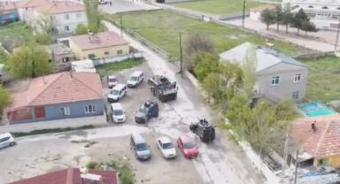 Özel Harekat destekli operasyonda hırsızlıktan aranan 4 kişi yakalandı