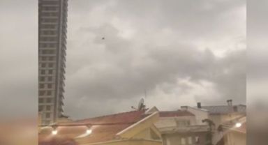 Ankara'da fırtına çatıları uçurdu
