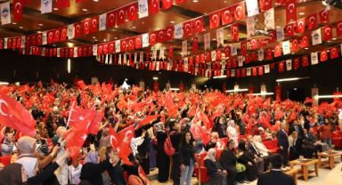 Bakan Akar, Büyükşehir Etkinliğinde Annelerle Buluştu