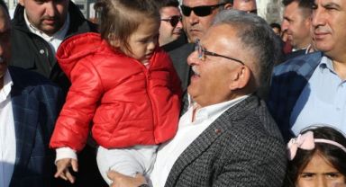 Bakan Akar ile Başkan Büyükkılıç, İşçi ve Aileleriyle Konserde Bir Araya Geldi