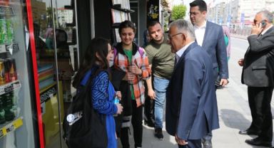 Başkan Büyükkılıç, Esnaf ve Vatandaşlarla Buluştu