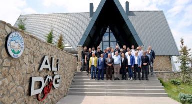 Başkan Yalçın Mekik Dokuyor