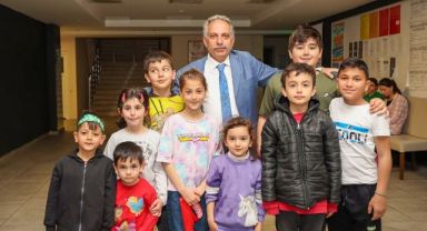 Başkan Yalçın Ve Kaymakam Dönmez Depremzedeleri Yalnız Bırakmıyor