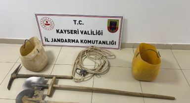 Kaçak kazı yapan şahıs jandarmaya yakalandı
