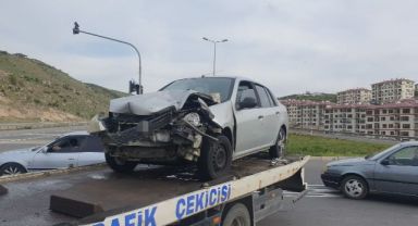 Kayseri'de trafik kazası: 5 kişilik otomobilden 10 yaralı çıktı
