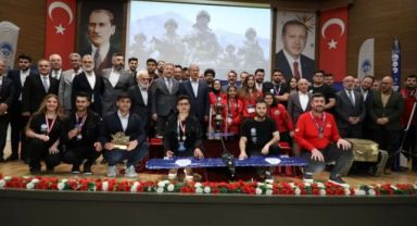 Melikgazi Belediyesi Teknofest Gururlarını Hulusi Akar’ın Elinden ödüllendirdi