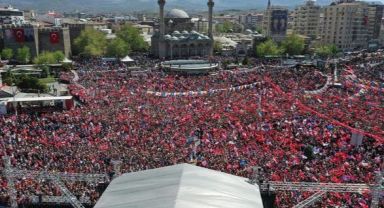 Recep Tayyip Erdoğan, Kayseri'de düzenlediği mitingde gördüğü kalabalığa hayran kalarak Kılıçdaroğlu'na nispet yaptı