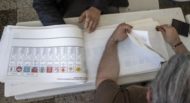 AK Parti'nin İstanbul ve Ankara Büyükşehir Belediye Başkan adayları! Eski Bakan isim verdi