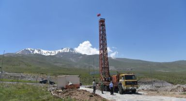 BAŞKAN BÜYÜKKILIÇ, SICAK SU SONDAJ ÇALIŞMALARINI İNCELEDİ