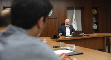 BAŞKAN ÇOLAKBAYRAKDAR; “ÇÖZÜM MERKEZİ, VATANDAŞ İLE BELEDİYE BAŞKANI ARASINDA BİR İLETİŞİM KANALIDIR”