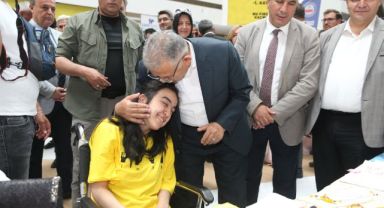BİR ANNEDEN BAŞKAN BÜYÜKKILIÇ’A: “SİZİN HAKKINIZI ÖDEYEMEM”