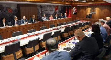 CHP'de seçim sonrası ilk MYK sona erdi: Tüm üyeler istifa etti