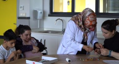 ENGELLERİ ORTADAN KALDIRAN BÜYÜKŞEHİR, GÖNÜL ATÖLYESİ’NDE SEVGİ ÜRETİYOR