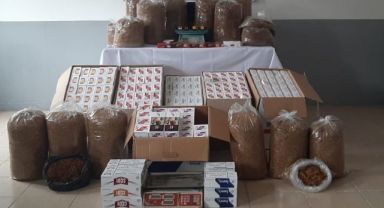 Operasyon düzenlenen evde 64 bin 600 adet boş makaron bulundu