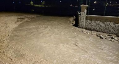 Şiddetli yağış nedeniyle 3 ilde okullar tatil edildi! Acı haber geldi, alt katları terk edin çağırısı