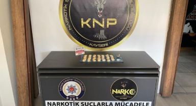 Uyuşturucuları midelerine sakladılar, polis tarafından kıskıvrak yakalandılar