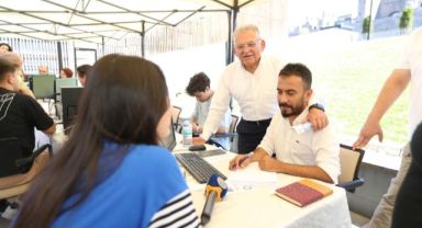 BAŞKAN BÜYÜKKILIÇ, “KAYSERİ KARİYER” VE “ÜNİVERSİTE TANITIM VE TERCİH DANIŞMANLIĞI” STANTLARINI ZİYARET ETTİ