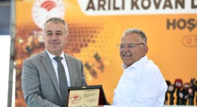 BAŞKAN BÜYÜKKILIÇ’TAN 35’İ KADIN 80 ÜRETİCİYE 2 MİLYON 260 BİN TL’LİK ARILI KOVAN DESTEĞİ