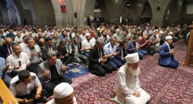 BAŞKAN BÜYÜKKILIÇ VE VALİ ÇİÇEK, 15 TEMMUZ ŞEHİTLERİ İÇİN DÜZENLENEN MEVLİT PROGRAMINA KATILDI