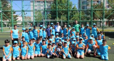 BAŞKAN ÇOLAKBAYRAKDAR, GENÇLERLE İLGİLİ YENİ PROJELERİN MÜJDESİNİ VERDİ