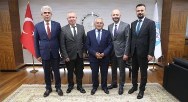 BÜYÜKKILIÇ’A DEVLET TİYATROLARI GENEL MÜDÜRÜ KURT’TAN ZİYARETv