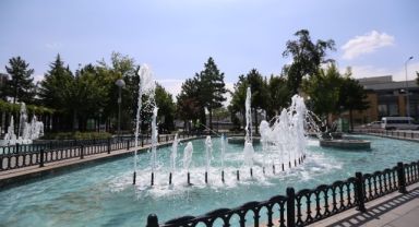 BÜYÜKŞEHİR BELEDİYESİ’NDEN SICAK GÜNLERDE ‘YEŞİL DOKU’ İÇİN ÖNLEMLER