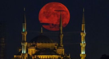 İstanbul'da dolunay