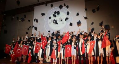 NNYÜ PSİKOLOJİ BÖLÜMÜ YENİ MEZUNLARINI VERDİ