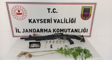 Bahçesinde kenevir yetiştiren şahıs jandarmadan kaçamadı