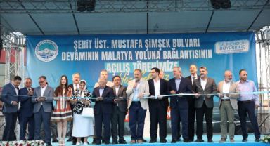 BAKAN ÖZHASEKİ: “BÖLÜNMÜŞ YOLU 6 BİN KİLOMETREDEN 29 BİN KİLOMETREYE ÇIKARDIK”