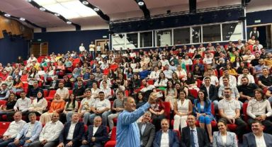 BAKAN ÖZHASEKİ'DEN GENÇLERE ALTIN DEĞERİNDE TAVSİYELER: