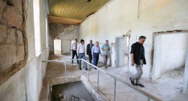 Başkan Büyükkılıç, 85 Yıllık Pazarören Öğretmen Okulu'nu İnceledi, Duygu Dolu Anlar Yaşadı