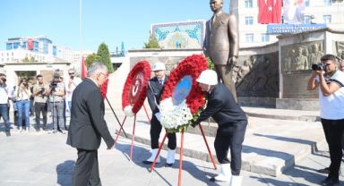 BAŞKAN BÜYÜKKILIÇ, BÜYÜK ZAFERİN 101. YIL DÖNÜMÜNÜ KUTLADI