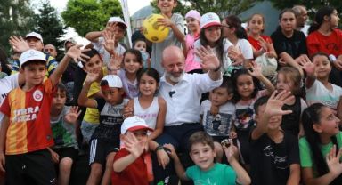 BAŞKAN ÇOLAKBAYRAKDAR; “ETKİNLİKLERİMİZLE SOKAKLAR, CIVIL CIVIL ÇOCUK SESLERİYLE ŞENLENİYOR”