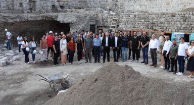 BAŞKAN PALANCIOĞLU, MİMARLAR ODASI İLE GÖN HAN'DA İNCELEME YAPTI