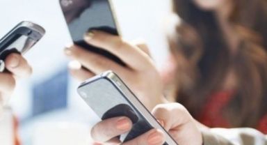 Gençlere vergisiz cep telefonu vaadinde iki formül