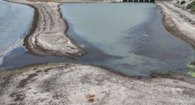 İstanbul'un su kaynaklarından! Sular çekildi görüntüler çok fena