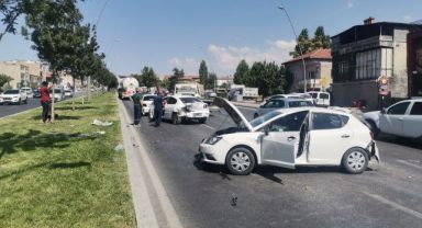 Kayseri'de Zincirleme Trafik Kazası