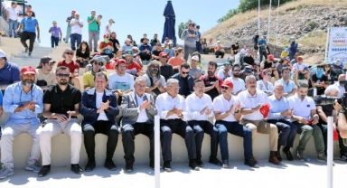 KAYSERİ'Yİ YAMAÇ PARAŞÜTÜ HEYECANI SARDI