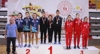 KOCASİNAN'IN MASA TENİSİ TAKIMI, YİNE ŞAMPİYON OLDU