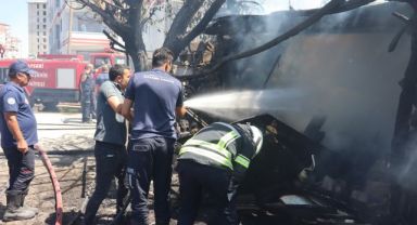 Ot yangını depoyu küle çevirdi