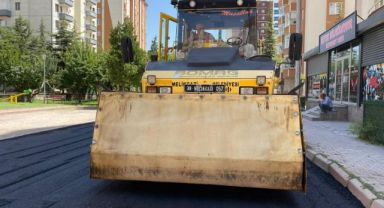 SAKARYA MAHALLESİ’NDE 5 SOKAKTA ASFALT YENİLENİYOR