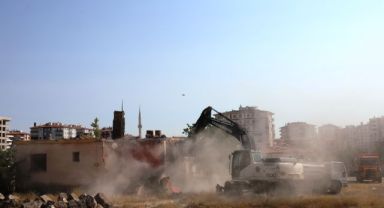 YILDIZEVLER’DE İLK KEPÇEYİ BAŞKAN ÇOLAKBAYRAKDAR VURDU