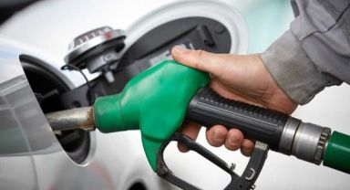 Akaryakıta zam! Önce motorine şimdi de benzine zam...
