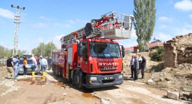 BAŞKAN BÜYÜKKILIÇ, BÜNYAN’DAKİ SEL BÖLGESİNDE İNCELEMELERDE BULUNDU