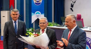 Başkan Büyükkılıç, fedakârca görev yapan zabıta personelinin 1-7 Eylül Zabıta Haftası ve 197’nci Kuruluş Yıl Dönümü’nü kutladı. BAŞKAN BÜYÜKKILIÇ: “ZABITA, BİZİM HUZUR, GÜVENLİK, ESENLİK KAYNAĞIMIZDIR”